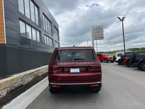 More photos of 2024 Jeep Wagoneer at Airport Chrysler Dodge Jeep Ram, MO