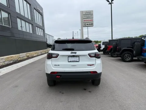 More photos of 2024 Jeep Compass Trailhawk at Airport Chrysler Dodge Jeep Ram, MO