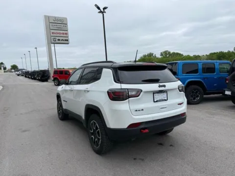 More photos of 2024 Jeep Compass Trailhawk at Airport Chrysler Dodge Jeep Ram, MO