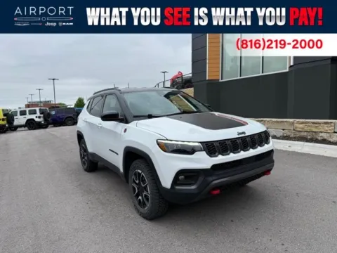 White 2024 Jeep Compass Trailhawk for sale in Platte City, MO