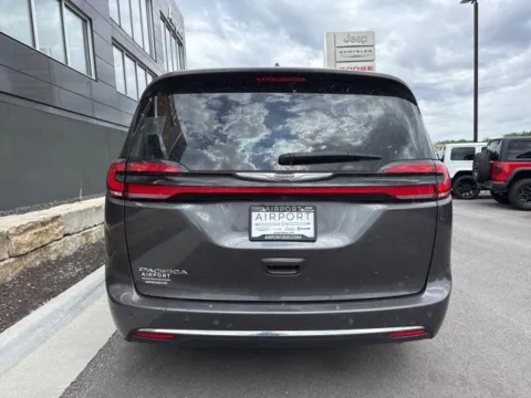 More photos of 2023 Chrysler Pacifica Touring L at Airport Chrysler Dodge Jeep Ram, MO