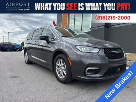 Gray 2023 Chrysler Pacifica Touring L for sale in Platte City, MO
