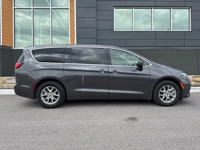 Used 2023 Chrysler Pacifica Touring L with VIN 2C4RC1BG7PR530688 for sale in Kansas City