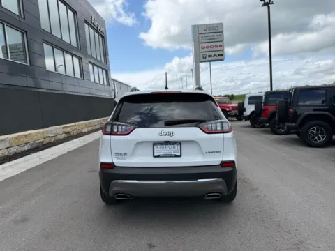 More photos of 2022 Jeep Cherokee Limited at Airport Chrysler Dodge Jeep Ram, MO