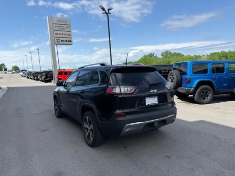 More photos of 2020 Jeep Cherokee Limited at Airport Chrysler Dodge Jeep Ram, MO