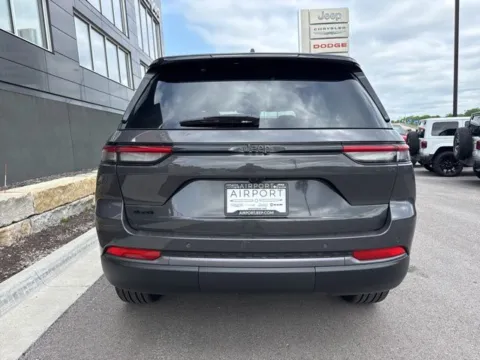 More photos of 2026 Jeep Grand Cherokee Limited at Airport Chrysler Dodge Jeep Ram, MO
