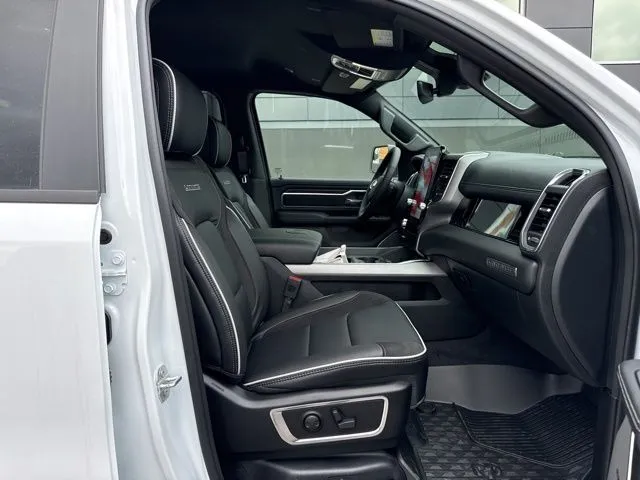 2026 RAM 1500 Laramie - Photo 10