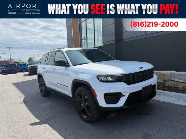 White 2023 Jeep Grand Cherokee Altitude for sale in Platte City, MO