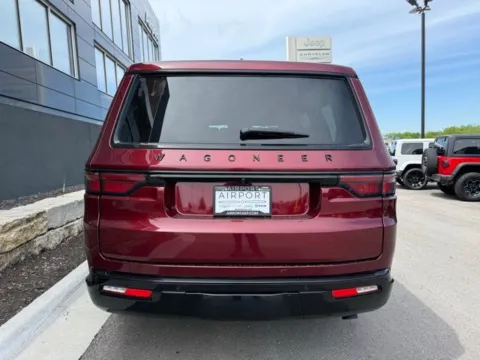 More photos of 2025 Jeep Wagoneer Series II at Airport Chrysler Dodge Jeep Ram, MO