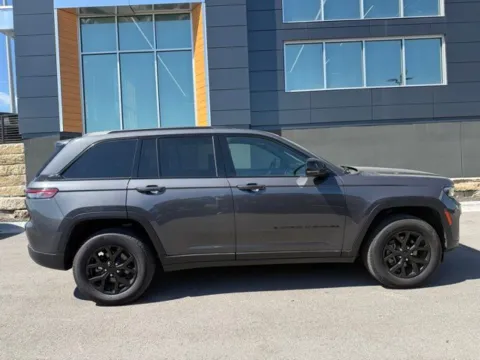Photos of 2024 Jeep Grand Cherokee Altitude X for sale in Platte City, MO at Airport Chrysler Dodge Jeep Ram