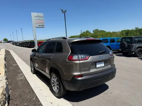 More photos of 2020 Jeep Cherokee Latitude at Airport Chrysler Dodge Jeep Ram, MO