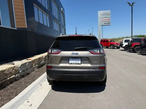 More photos of 2020 Jeep Cherokee Latitude at Airport Chrysler Dodge Jeep Ram, MO