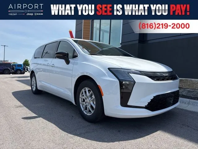 2027 Chrysler Pacifica Select's photo