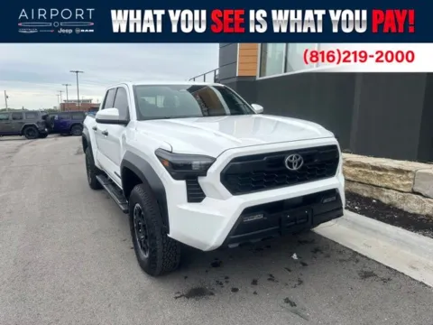 White 2024 Toyota Tacoma TRD Off-Road for sale in Platte City, MO