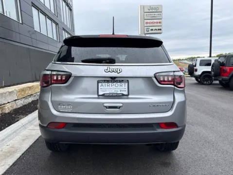 More photos of 2017 Jeep New Compass Limited at Airport Chrysler Dodge Jeep Ram, MO