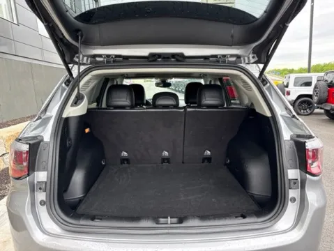 More photos of 2017 Jeep New Compass Limited at Airport Chrysler Dodge Jeep Ram, MO