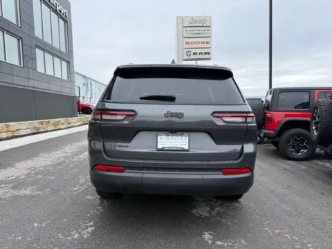 More photos of 2023 Jeep Grand Cherokee L Altitude at Airport Chrysler Dodge Jeep Ram, MO