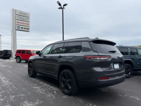 More photos of 2023 Jeep Grand Cherokee L Altitude at Airport Chrysler Dodge Jeep Ram, MO