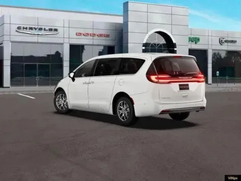 More photos of 2027 Chrysler Pacifica Select at Airport Chrysler Dodge Jeep Ram, MO