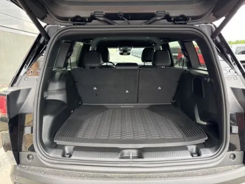 More photos of 2026 Jeep Cherokee Limited at Airport Chrysler Dodge Jeep Ram, MO