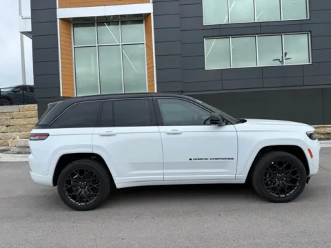 Photos of 2026 Jeep Grand Cherokee Summit for sale in Platte City, MO at Airport Chrysler Dodge Jeep Ram