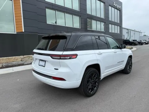 Another view of 2026 Jeep Grand Cherokee Summit for sale in Platte City, MO at Airport Chrysler Dodge Jeep Ram