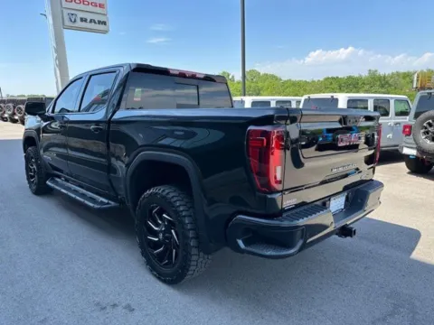 More photos of 2022 GMC Sierra 1500 AT4X at Airport Chrysler Dodge Jeep Ram, MO