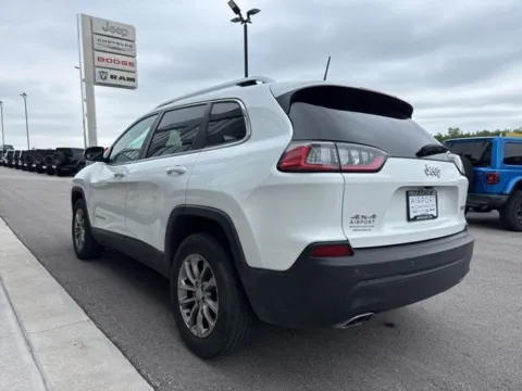 More photos of 2021 Jeep Cherokee Latitude Lux at Airport Chrysler Dodge Jeep Ram, MO