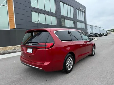 Another view of 2025 Chrysler Pacifica Select for sale in Platte City, MO at Airport Chrysler Dodge Jeep Ram