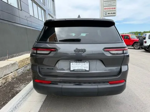 More photos of 2023 Jeep Grand Cherokee L Altitude at Airport Chrysler Dodge Jeep Ram, MO
