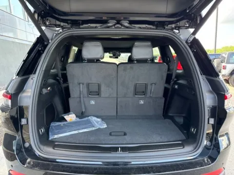 More photos of 2026 Jeep Grand Cherokee L Limited at Airport Chrysler Dodge Jeep Ram, MO