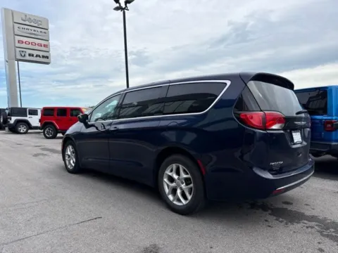 More photos of 2017 Chrysler Pacifica Touring L at Airport Chrysler Dodge Jeep Ram, MO