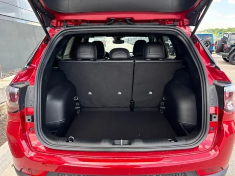 More photos of 2026 Jeep Compass Latitude at Airport Chrysler Dodge Jeep Ram, MO