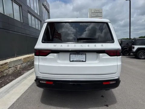 More photos of 2024 Jeep Wagoneer L at Airport Chrysler Dodge Jeep Ram, MO