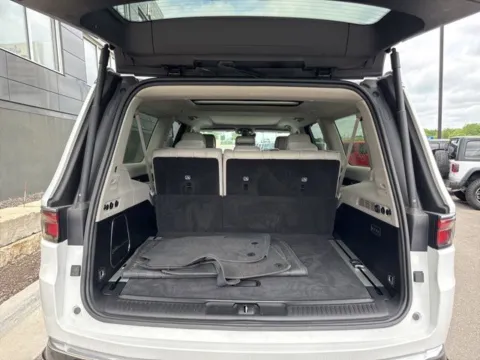 More photos of 2024 Jeep Wagoneer L at Airport Chrysler Dodge Jeep Ram, MO