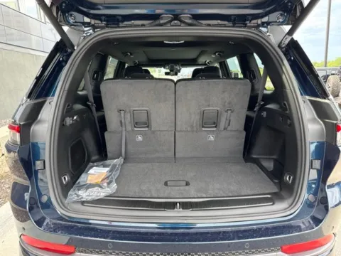 More photos of 2026 Jeep Grand Cherokee L Limited at Airport Chrysler Dodge Jeep Ram, MO