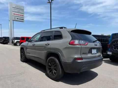 More photos of 2023 Jeep Cherokee Altitude at Airport Chrysler Dodge Jeep Ram, MO