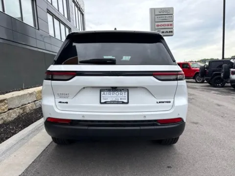 More photos of 2023 Jeep Grand Cherokee Limited at Airport Chrysler Dodge Jeep Ram, MO