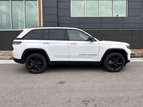Photos of 2023 Jeep Grand Cherokee Limited for sale in Platte City, MO at Airport Chrysler Dodge Jeep Ram