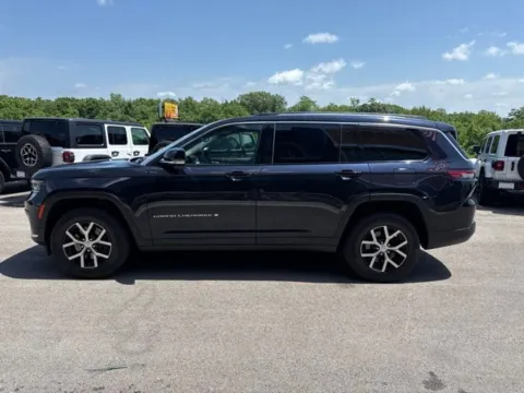 More photos of 2023 Jeep Grand Cherokee L Limited at Airport Chrysler Dodge Jeep Ram, MO