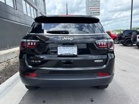 More photos of 2024 Jeep Compass Latitude Lux at Airport Chrysler Dodge Jeep Ram, MO