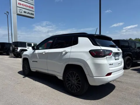 More photos of 2023 Jeep Compass High Altitude at Airport Chrysler Dodge Jeep Ram, MO