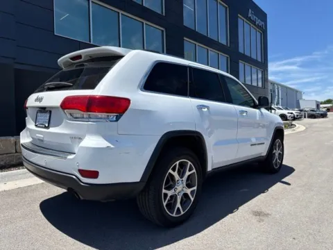 More photos of 2019 Jeep Grand Cherokee Limited at Airport Chrysler Dodge Jeep Ram, MO
