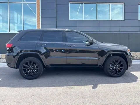 Photos of 2022 Jeep Grand Cherokee WK Laredo X for sale in Platte City, MO at Airport Chrysler Dodge Jeep Ram