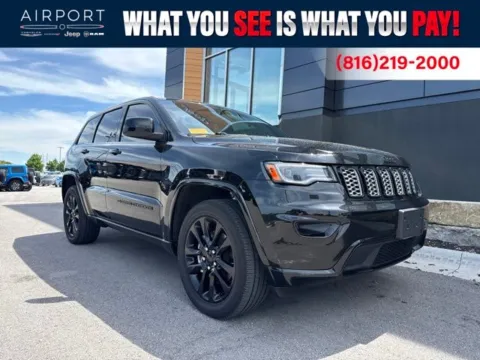 Black 2022 Jeep Grand Cherokee WK Laredo X for sale in Platte City, MO