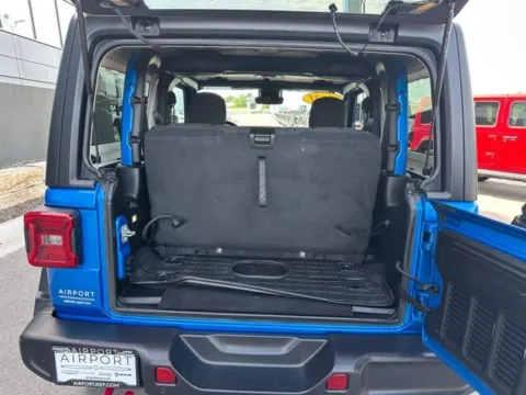 More photos of 2021 Jeep Wrangler Rubicon at Airport Chrysler Dodge Jeep Ram, MO
