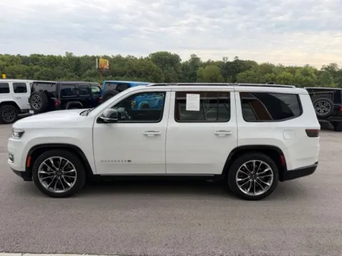 More photos of 2024 Jeep Wagoneer Series III at Airport Chrysler Dodge Jeep Ram, MO