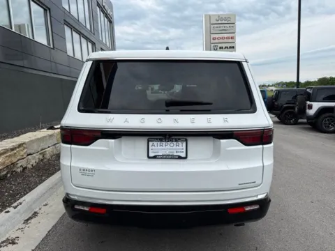More photos of 2024 Jeep Wagoneer Series III at Airport Chrysler Dodge Jeep Ram, MO