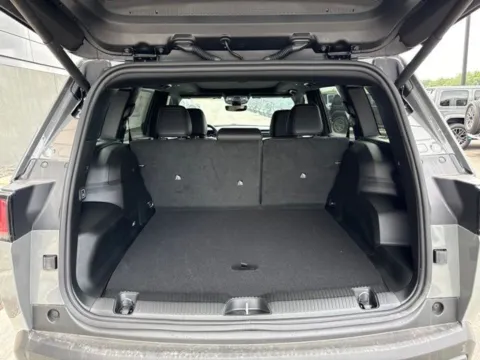 More photos of 2026 Jeep Cherokee Limited at Airport Chrysler Dodge Jeep Ram, MO