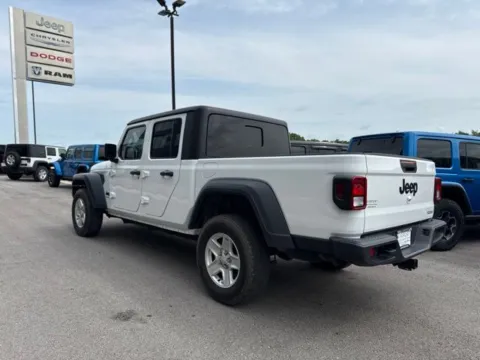 More photos of 2020 Jeep Gladiator Sport at Airport Chrysler Dodge Jeep Ram, MO